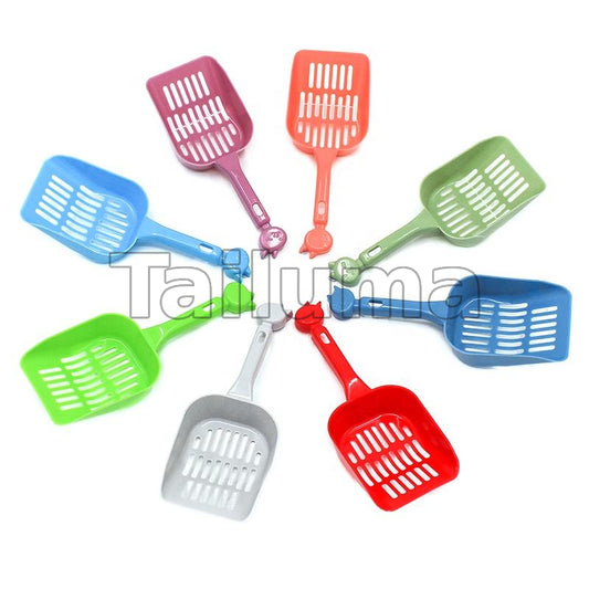shows multiple colorful plastic cat litter scoops arranged in a circular pattern.